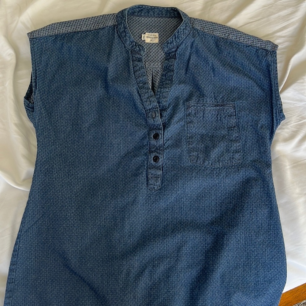 Women chambray top